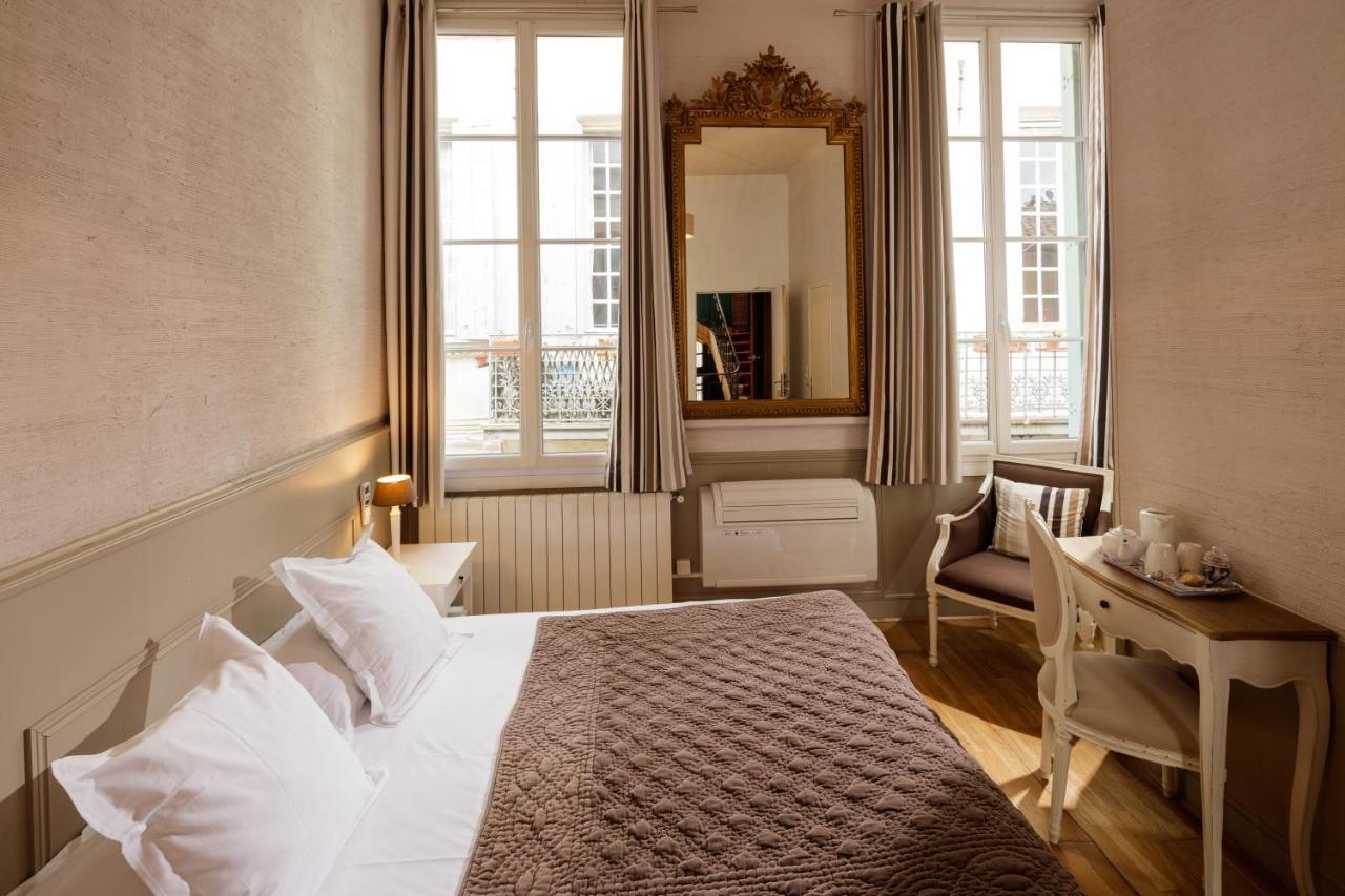 Hôtel De L'Amphithéâtre Nimes Ngoại thất bức ảnh